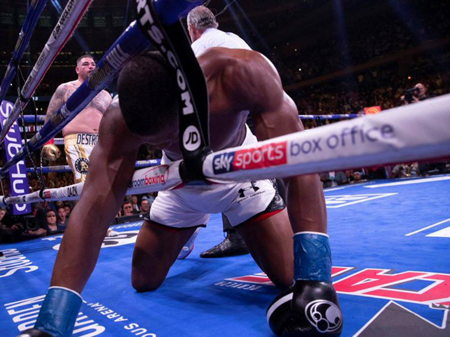 Anthony Joshua thua sốc: Giới võ nói gì?